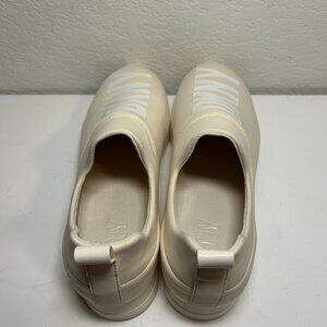 DKNY Jadyn Slip On Jogg Almond Cream Like New Size 10